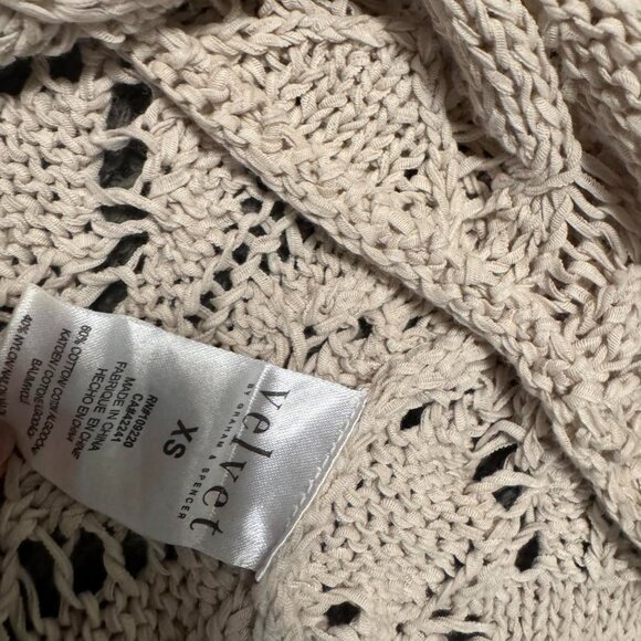 New XS Velvet by Graham & Spencer Crochet Short Sweater Natural Raffia Gray - Picture 3 of 4